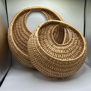 Half moon baskets